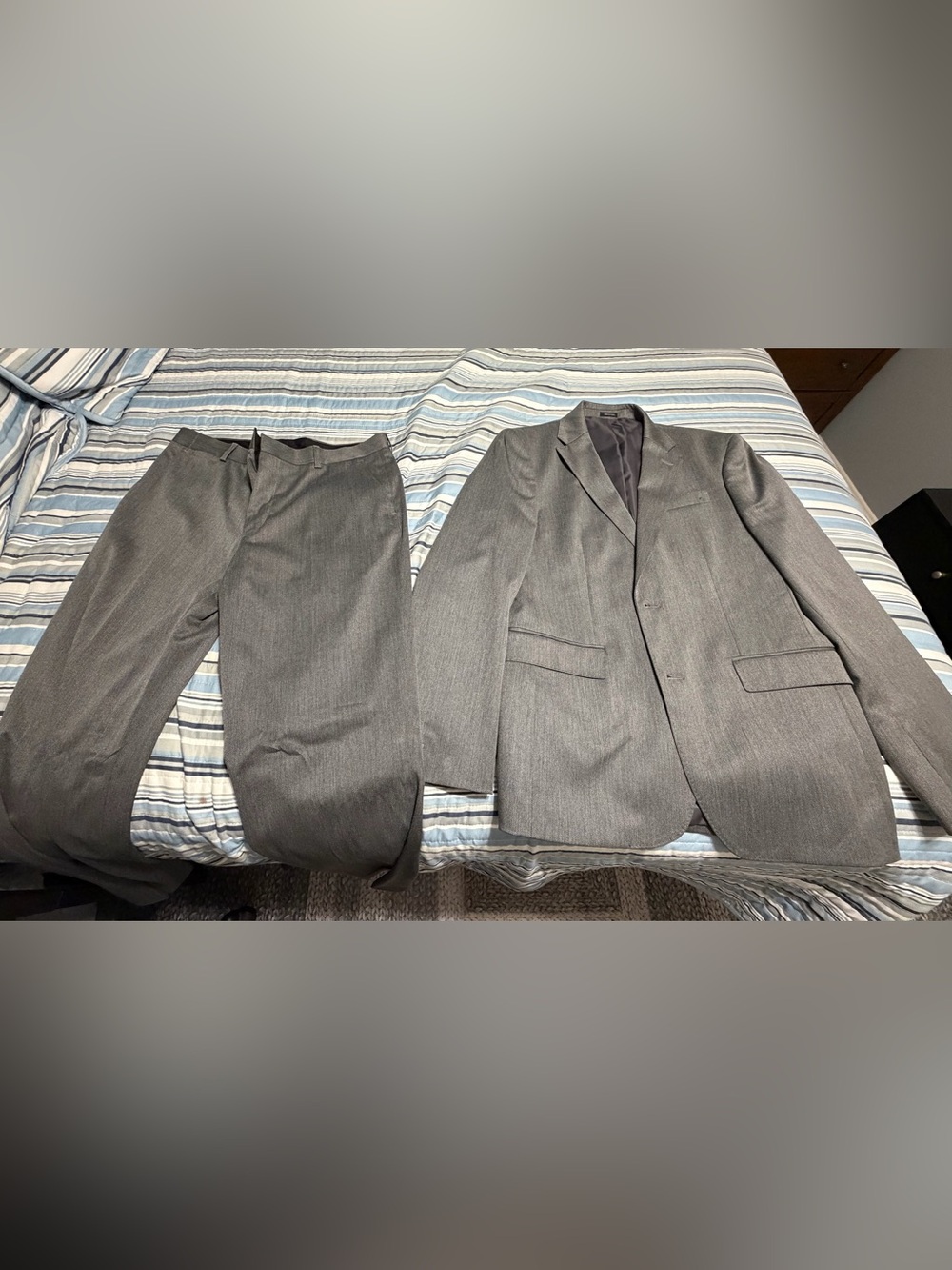 J. Ferrar Men’s grey suit